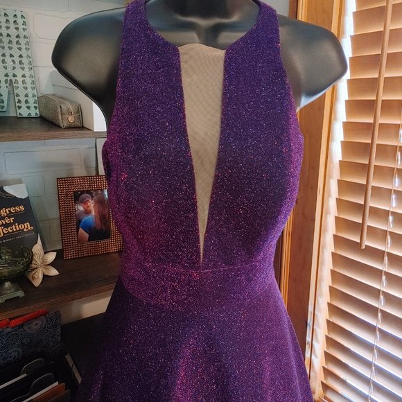 La Femme Mikato Formal Gown - Picture 5 of 12